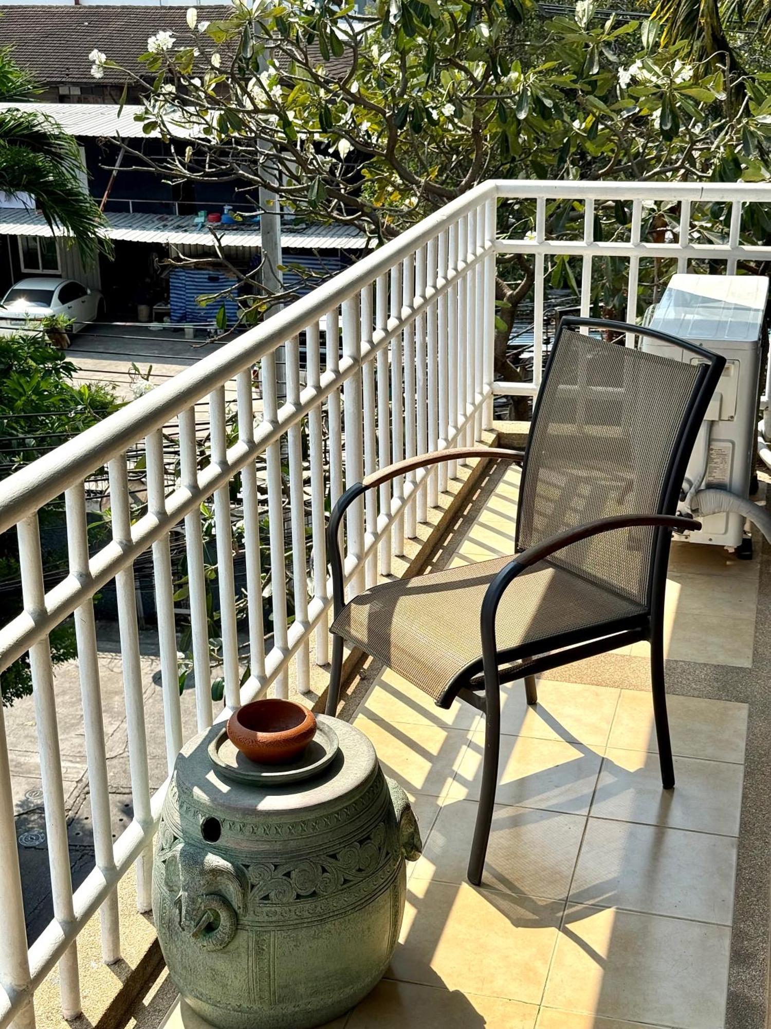 Samsen Suites Spacious 2Br Contemporary Thai Style Bangkok Ngoại thất bức ảnh