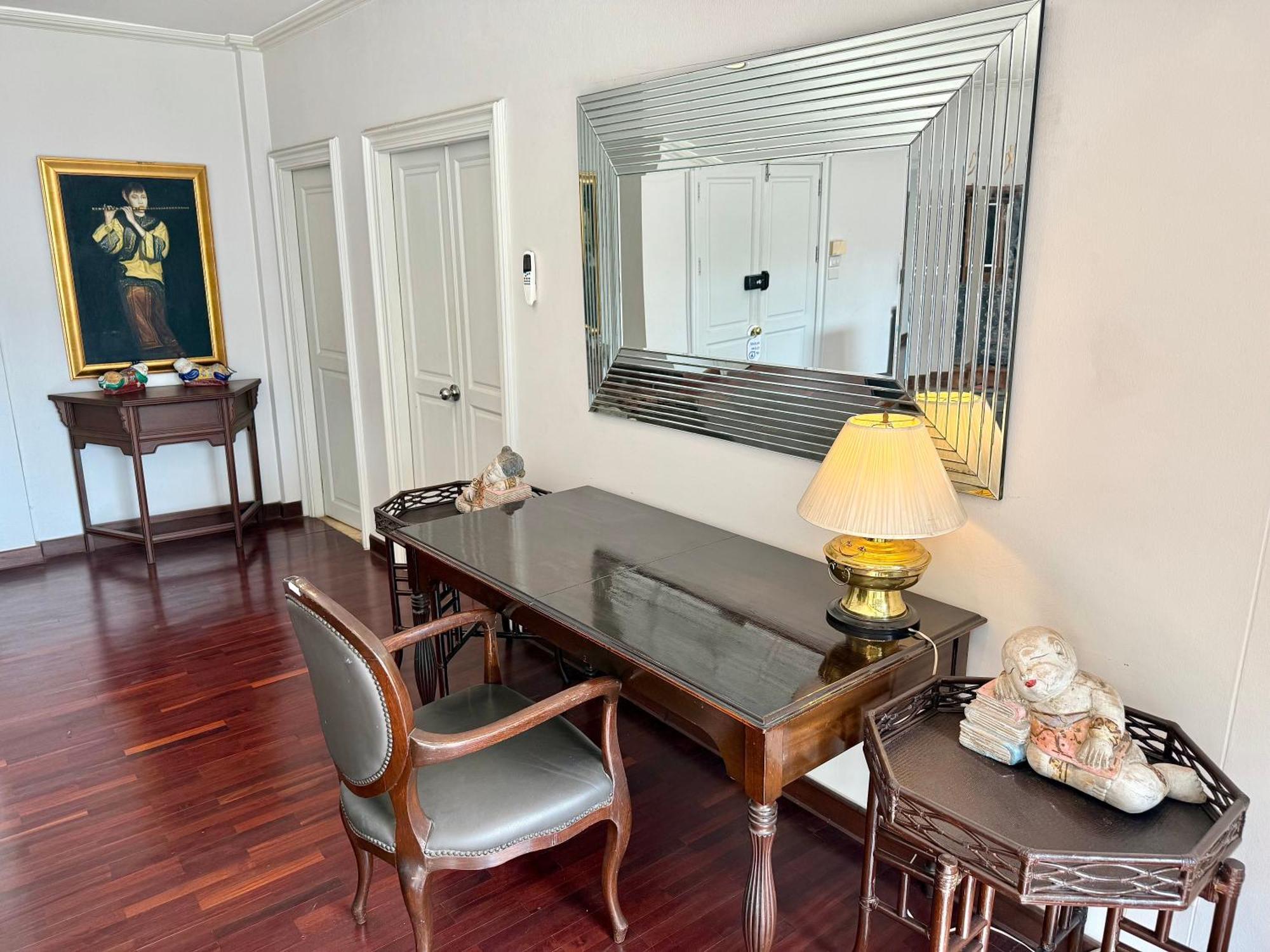 Samsen Suites Spacious 2Br Contemporary Thai Style Bangkok Ngoại thất bức ảnh