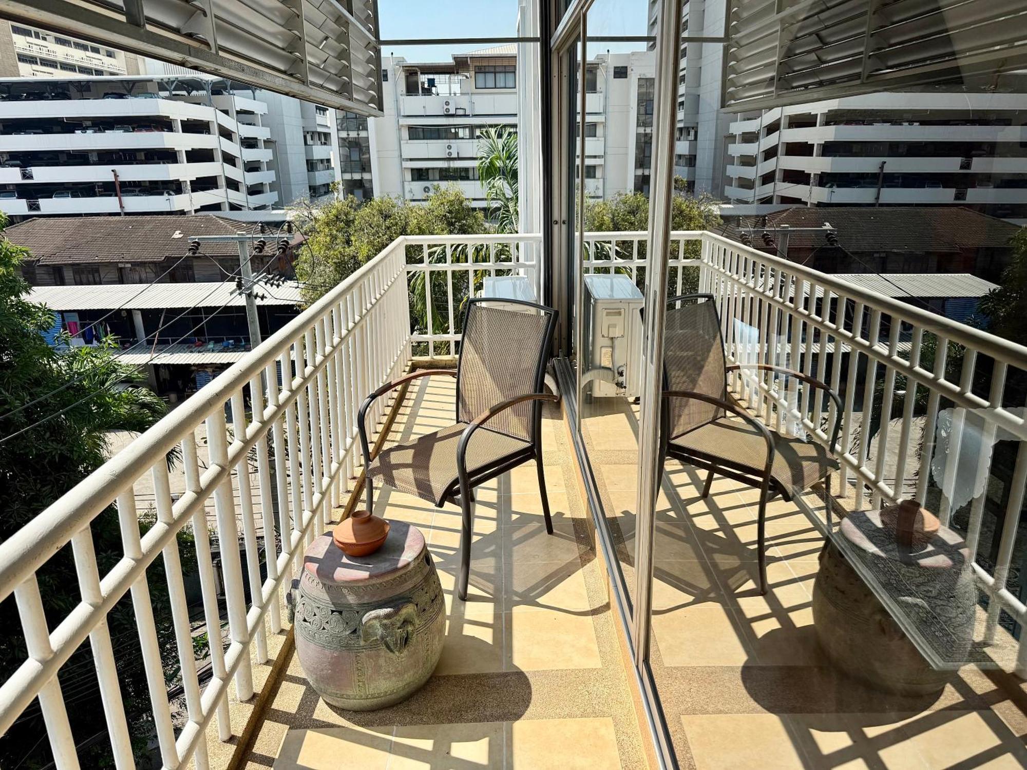 Samsen Suites Spacious 2Br Contemporary Thai Style Bangkok Ngoại thất bức ảnh