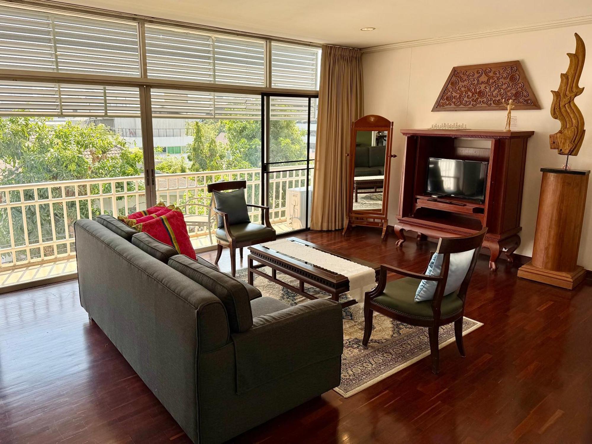 Samsen Suites Spacious 2Br Contemporary Thai Style Bangkok Ngoại thất bức ảnh