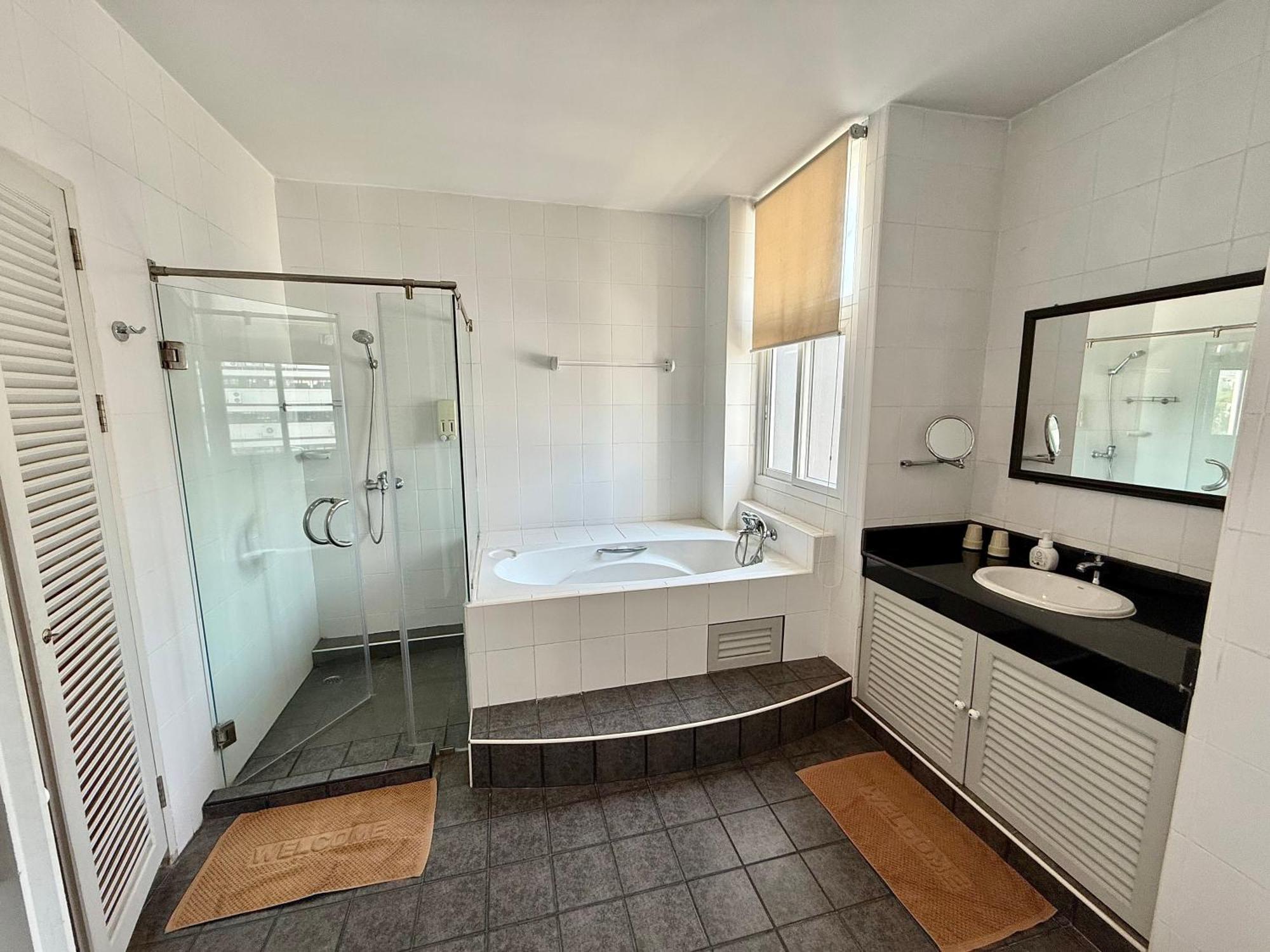 Samsen Suites Spacious 2Br Contemporary Thai Style Bangkok Ngoại thất bức ảnh